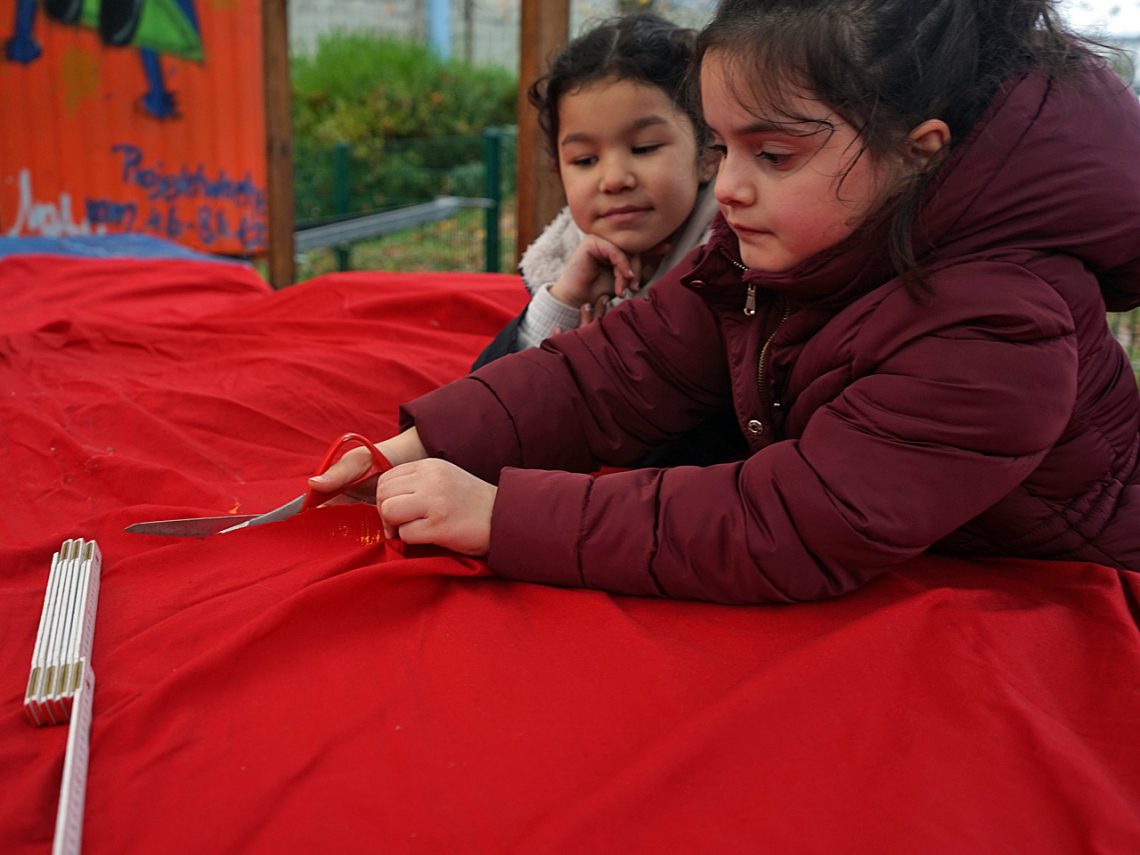 Wurmkino-Experiment auf dem Campus Hannah Höch